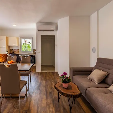 Apartament Berry *