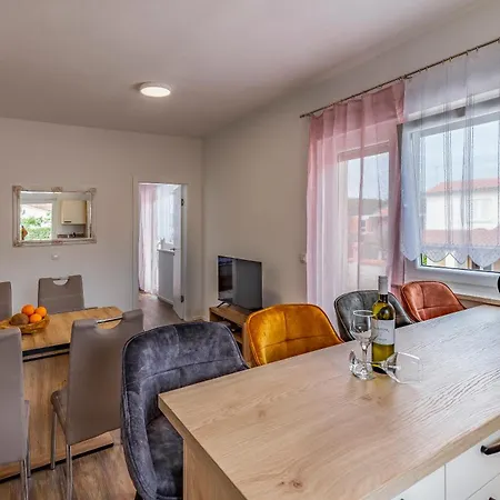 Berry Apartament *