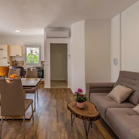 Berry Apartament *