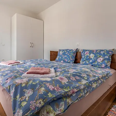 Apartament Berry *